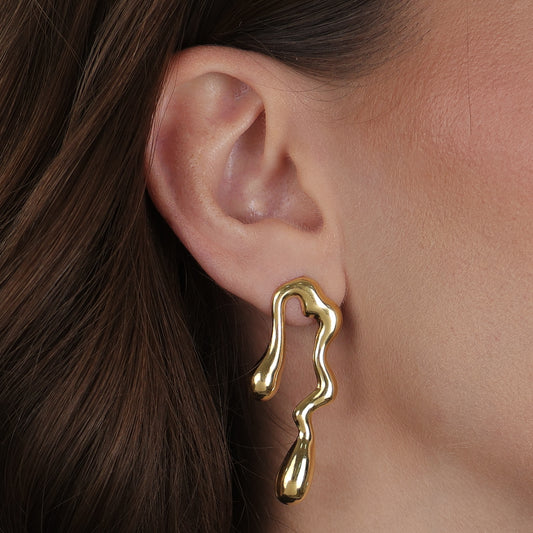 Brinco Lilith Allure Dourado Orgânico de Gota / Lilith Allure Gold Organic Teardrop Earrings