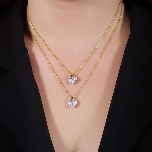 Colar Lilith Allure Dourado Duplo de Coração em Cristal / Lilith Allure Gold Double Necklace with Crystal Heart Pendant