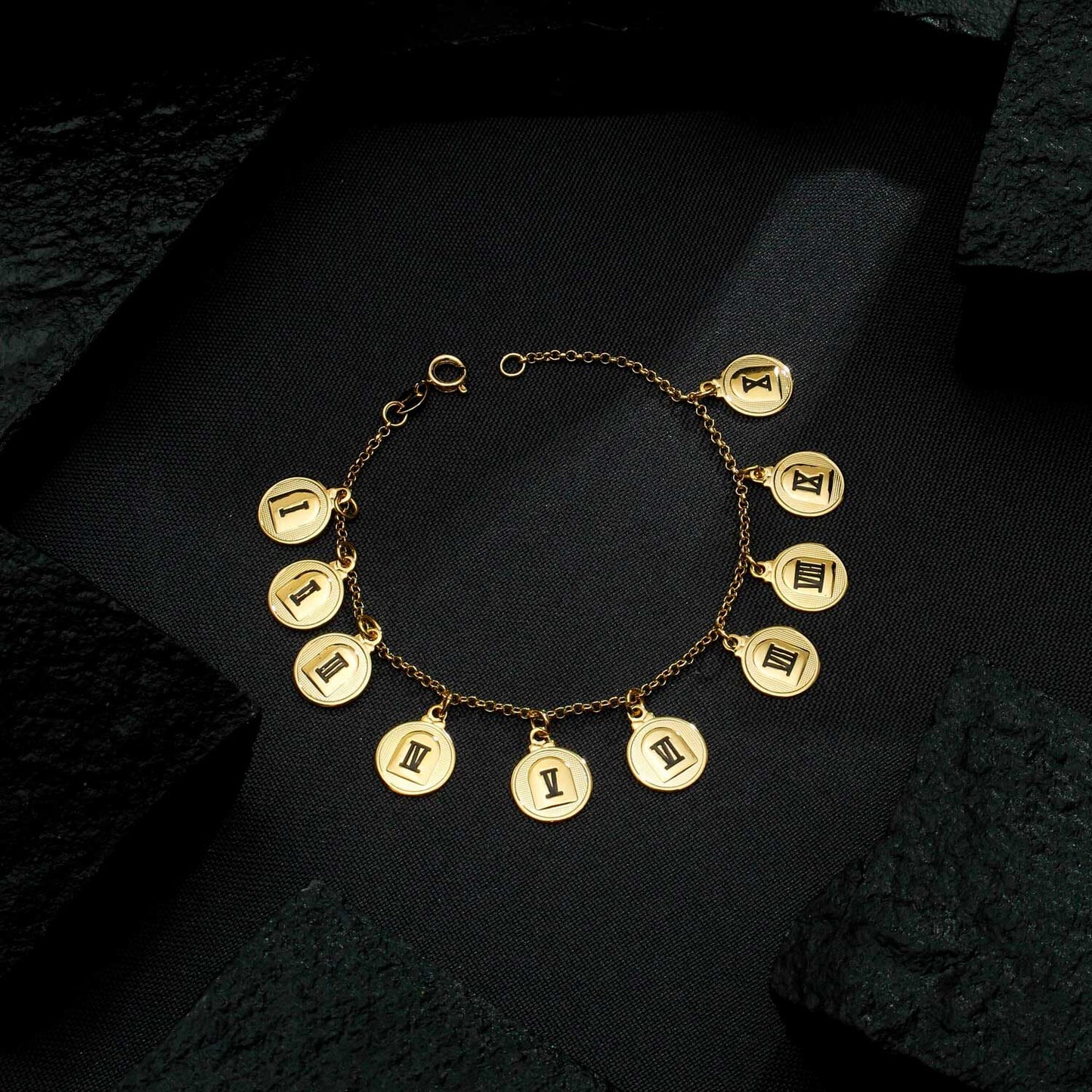 Pulseira Lilith Allure Dourada 10 Dez Mandamentos / Lilith Allure Gold Bracelet 10 Ten Commandments