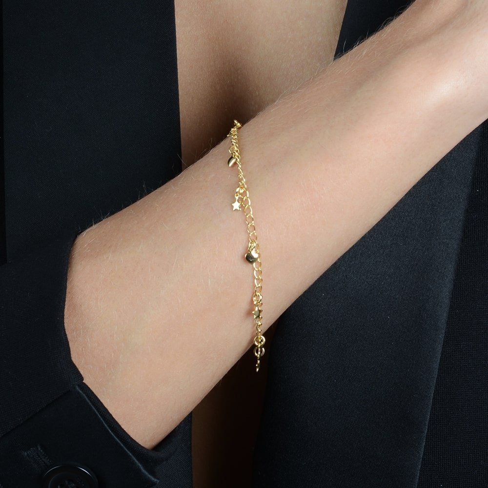 Pulseira Lilith Allure Dourada com Pingentes de Coração e Estrela / Lilith Allure Golden Bracelet with Heart and Star Charms