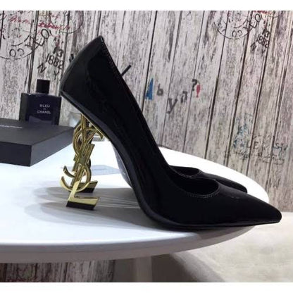 Scarpin Y Lilith Select – Preto & Dourado. Y Lilith Pumps Select – Black & Gold