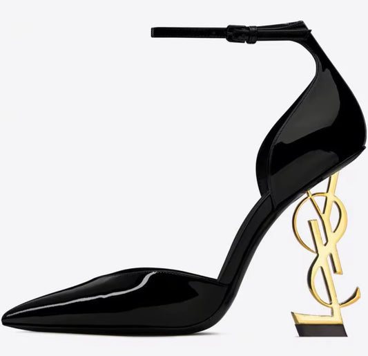 Scarpin Y Lilith – Select Open Side Preto E Dourado. Scarpin Y Lilith – Select Open Side Black & Gold