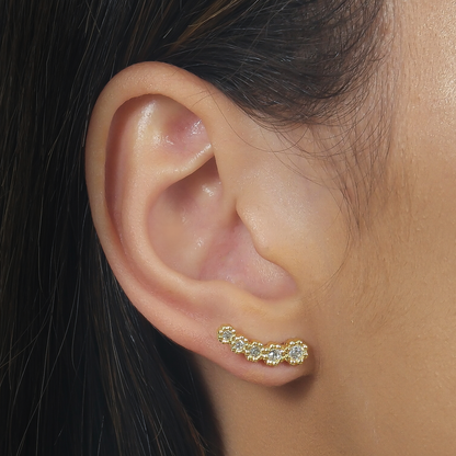 Brinco Lilith Allure Dourado Ear Cuff 5 Pedras Zircônia / Lilith Allure Gold Ear Cuff with 5 Zirconia Stones