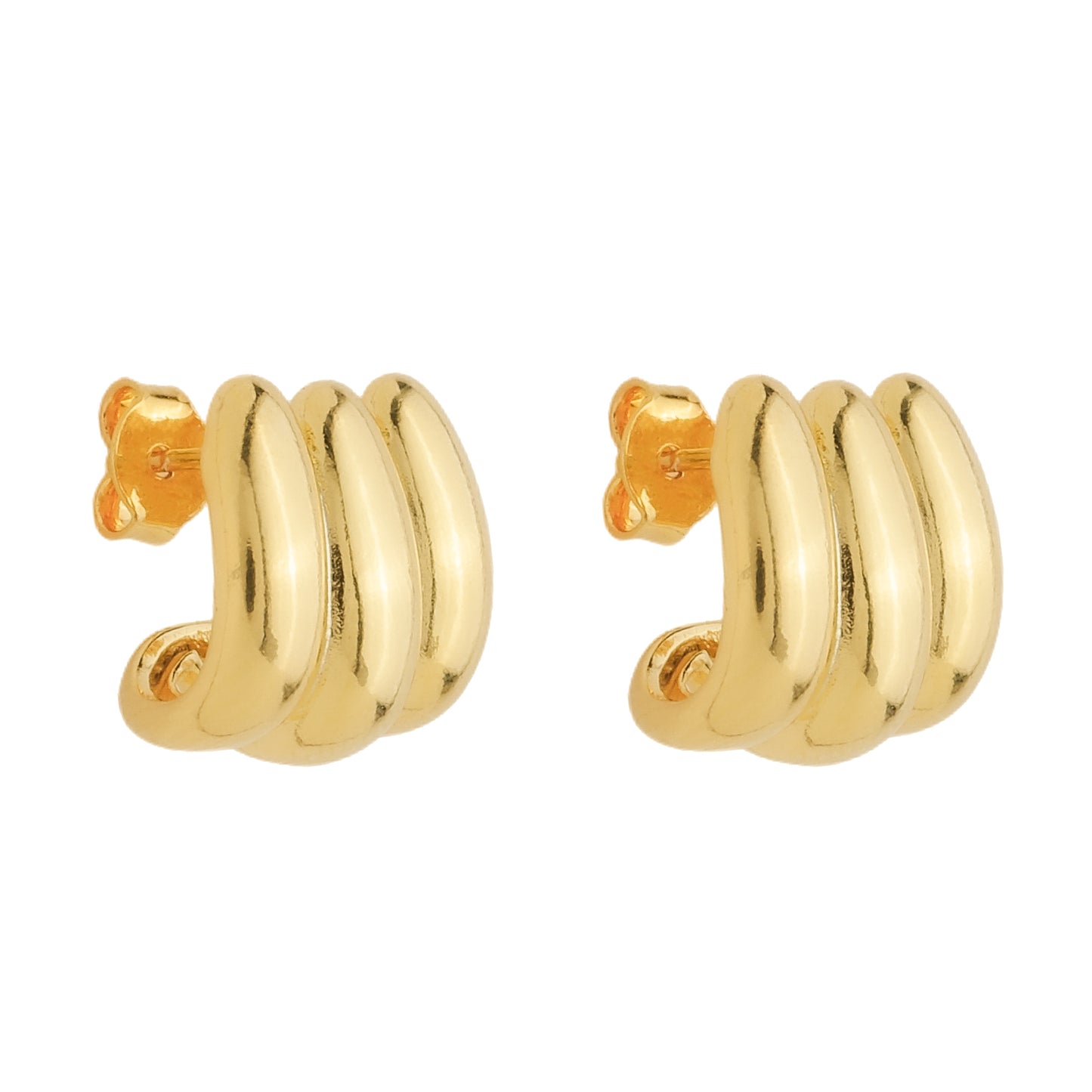 Brinco  Lilith Allure Dourado Concha Três Argolas. Lilith Allure Gold Shell Earrings with Three Rings
