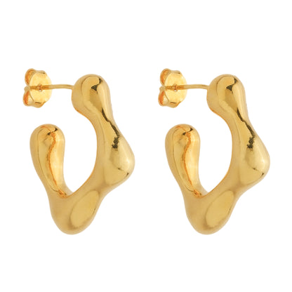 Brinco Lilith Allure Dourado Orgânico Quadrado com Bordas Arredondadas. Lilith Allure Gold Rounded-Edge Organic Square Earrings