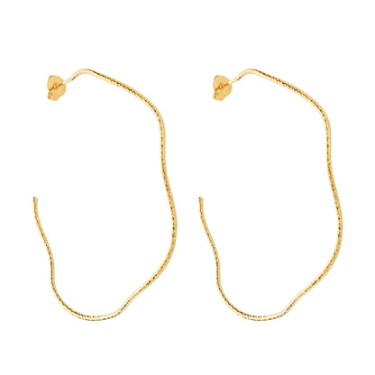 Argola Lilith Allure Dourada Ondulada Assimétrica. Argola Lilith Allure Dourada Ondulada Assimétrica