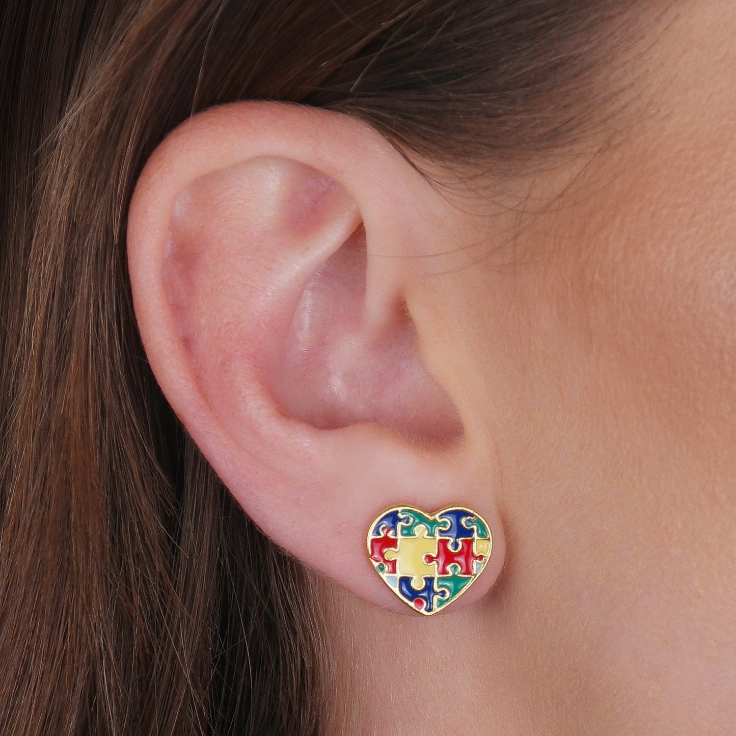 Brinco Lilith Allure Dourado Autismo Formato Coração. Brinco Lilith Allure Dourado Autismo Formato Coração