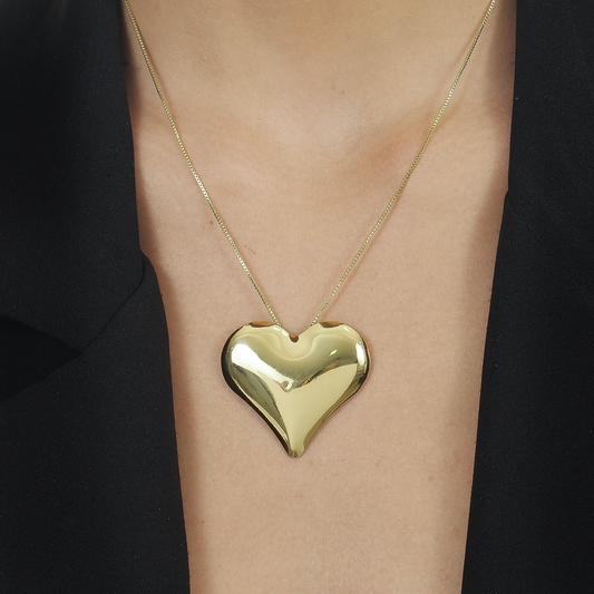 Colar Lilith Allure Dourado de Coração Liso / Lilith Allure Gold Heart Necklace