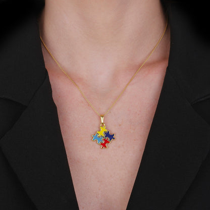 Colar Lilith Allure Dourado Autismo Formato Quebra-Cabeça. Lilith Allure Gold Autism Puzzle Piece Necklace
