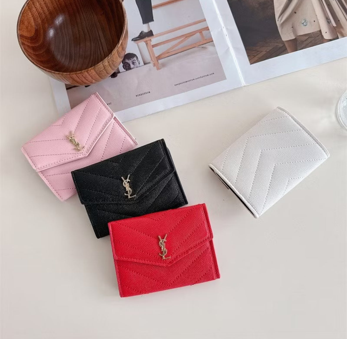 Carteira Y Lilith Premium - Branco. Y Lilith Premium Wallet – White