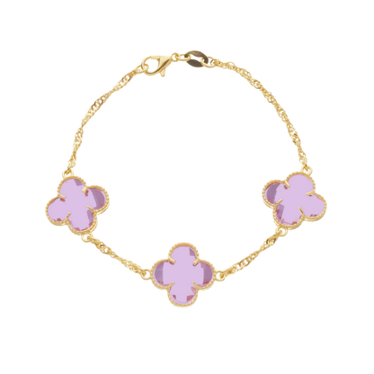 Pulseira Lilith Allure Dourada Trevos Zircônia Rosa. Lilith Allure Gold Bracelet with Pink Zirconia Clover
