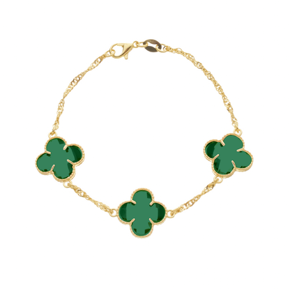 Pulseira Lilith Allure Dourada Trevos Zircônia Verde. Lilith Allure Gold Bracelet with Green Zirconia Clovers