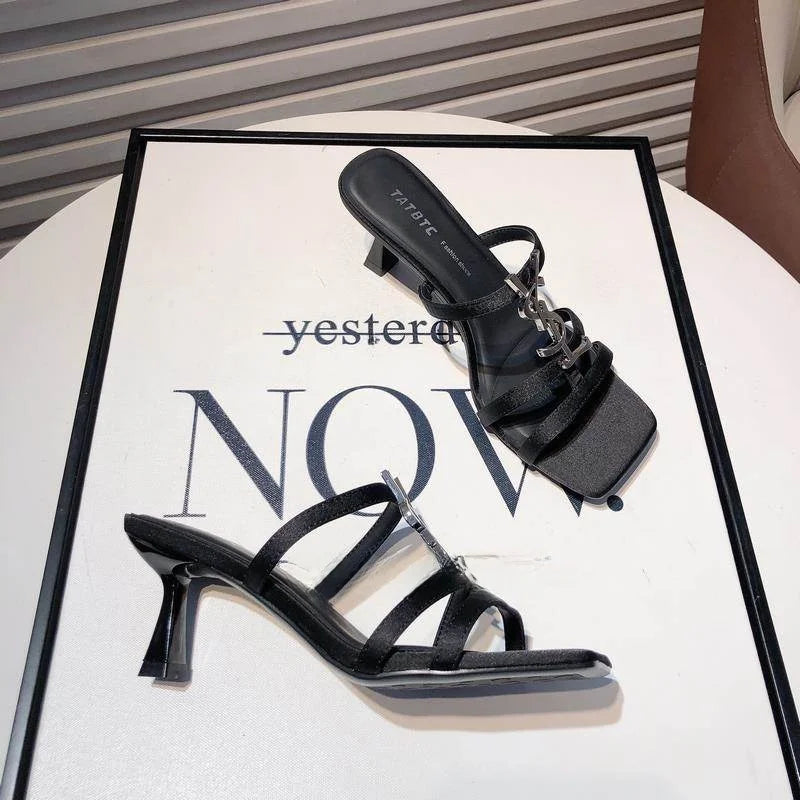 Salto de Couro com Diamantes