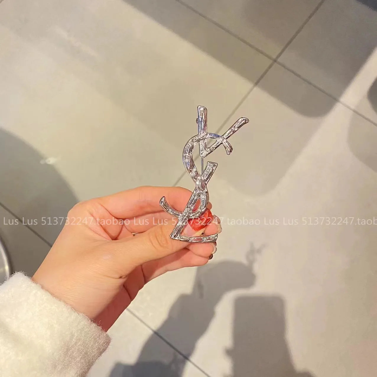 broche feminino elegante