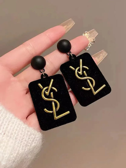 brincos pretos feminino vintage elegante