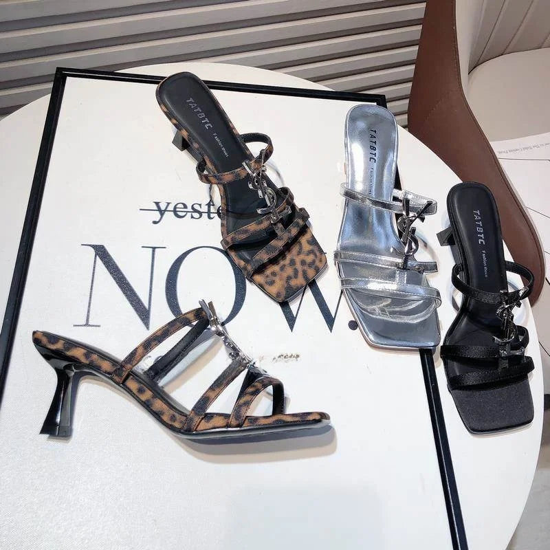 Salto de Couro com Diamantes