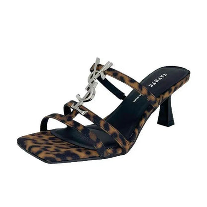 Salto de Couro com Diamantes