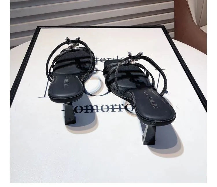 Salto de Couro com Diamantes