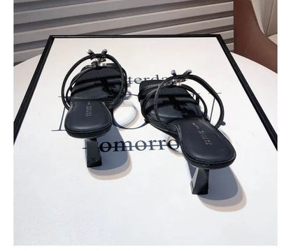 Salto de Couro com Diamantes