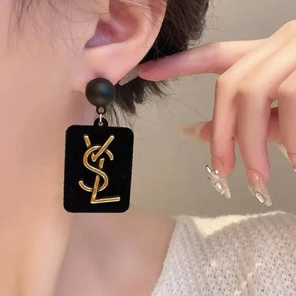 brincos pretos feminino vintage elegante