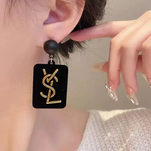 brincos pretos feminino vintage elegante