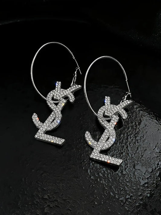 Brincos retrô de metal com textura fosca, cor dourada