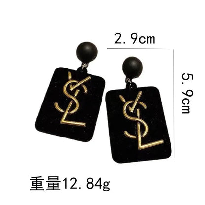 brincos pretos feminino vintage elegante