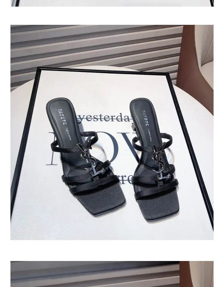 Salto de Couro com Diamantes