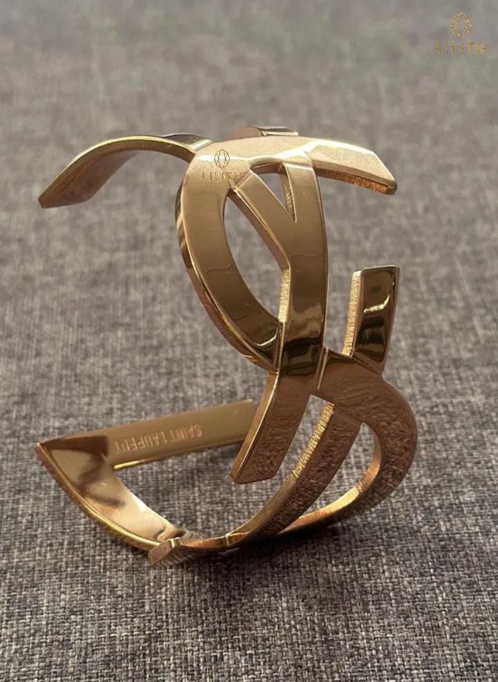 Bracelete Monogramme Cuff da Saint Laurent.