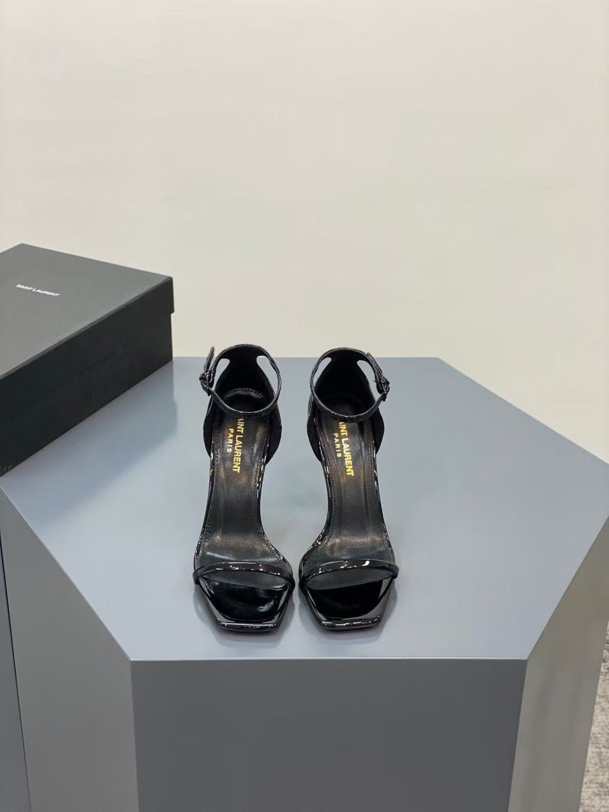 Salto Lilith Opyum Pumps Black YSL