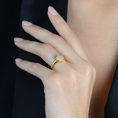 Anel Lilith Allure Dourado Chuveirinho Cravejado de Zircônia / Lilith Allure Gold Pavé “Chuveirinho” Ring with Zirconia Stones