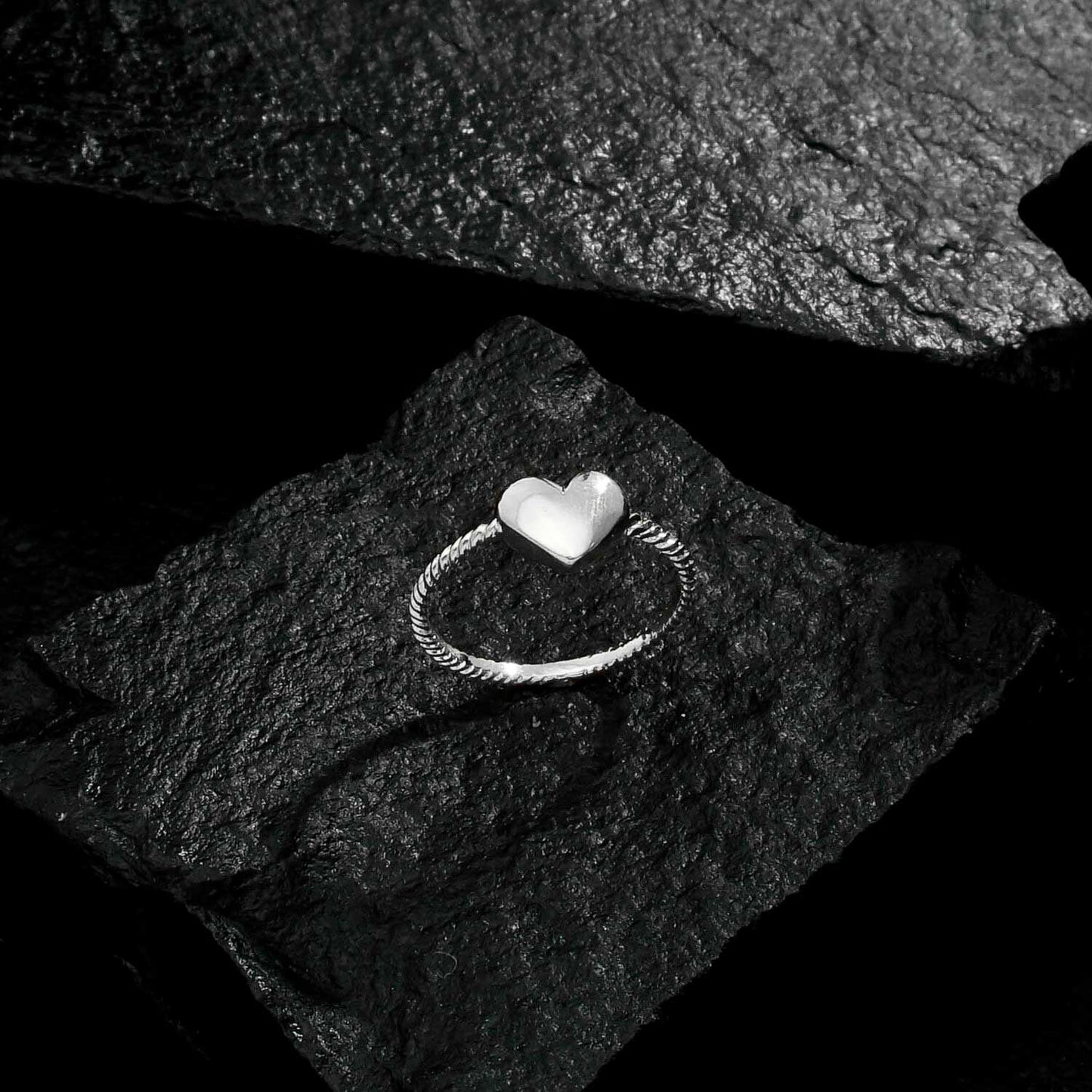 Anel Lilith Allure Prateado de Falange Coração / Lilith Allure Silver-Plated Heart Midi Ring