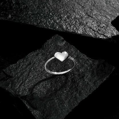 Anel Lilith Allure Prateado de Falange Coração / Lilith Allure Silver-Plated Heart Midi Ring