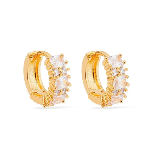 Brinco Lilith Allure Dourado de Argolinha com 7 Pedras de Zircônia / Lilith Allure Gold-Tone Small Hoop Earring with 7 Zirconia Stones