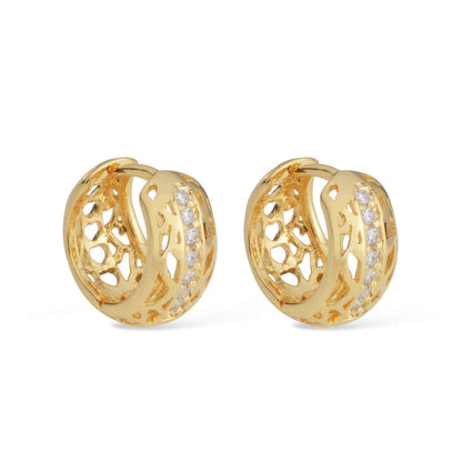 Brinco Lilith Allure Dourado de Argolinha Vazado com Pedras de Zircônia / Lilith Allure Gold Hollow Hoop Earrings with Zircon Stones