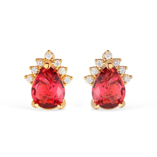 Brinco Lilith Allure Dourado de Pedra Natural Vermelha em formato de Coração com Zircônia / Lilith Allure Gold Earrings with Red Heart-Shaped Natural Stone and Zirconia