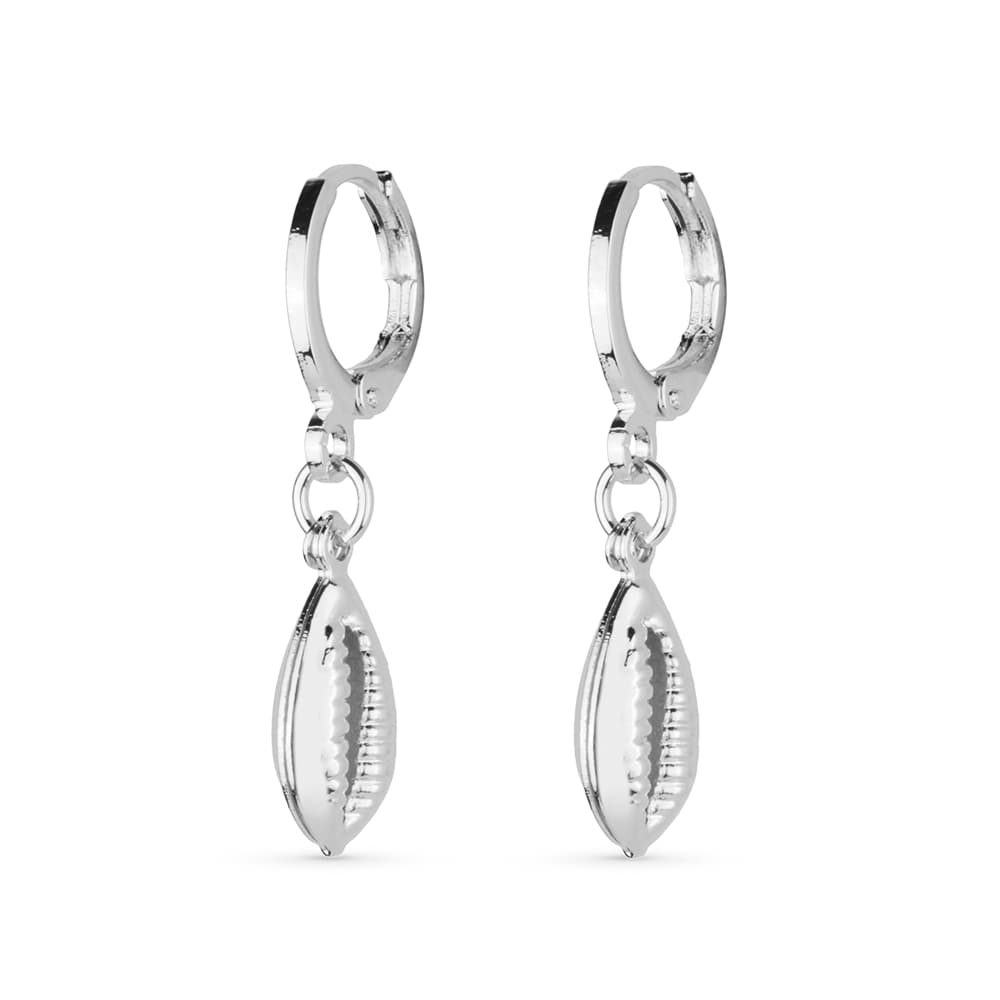 Brinco Lilith Allure Prateado de Argolinha Com Búzios / Lilith Allure Silver Small Hoop Earring with Cowrie Shells