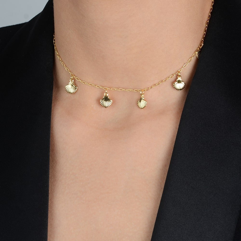 Colar Lilith Allure Dourado de Concha / Lilith Allure Gold Shell Necklace