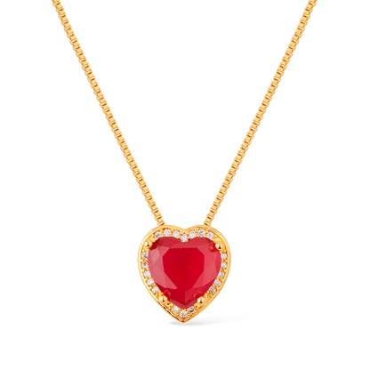 Colar Lilith Allure Dourado de Pedra Natural Vermelha Coração Cravejado de Zircônia / Lilith Allure Gold-Plated Necklace featuring a Red Natural Stone Heart Pendant, Encrusted with Zirconia