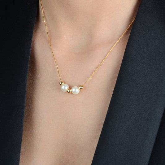 Colar Lilith Allure Dourado de Pérolas e Esferas / Lilith Allure Gold Necklace with Pearls and Beads