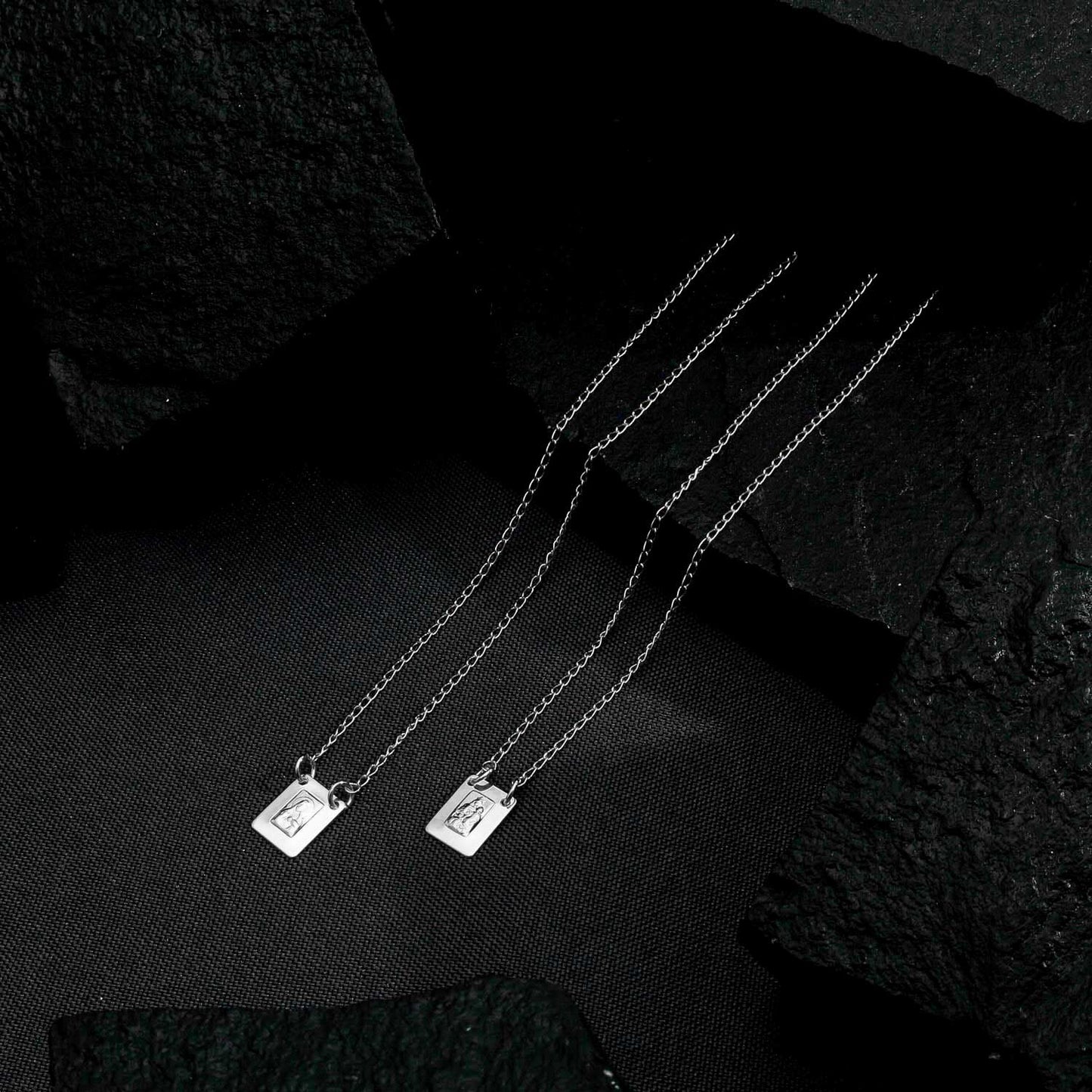Escapulário Lilith Allure Prateado 70cm / Lilith Allure Silver-Plated Scapular Necklace – 70cm