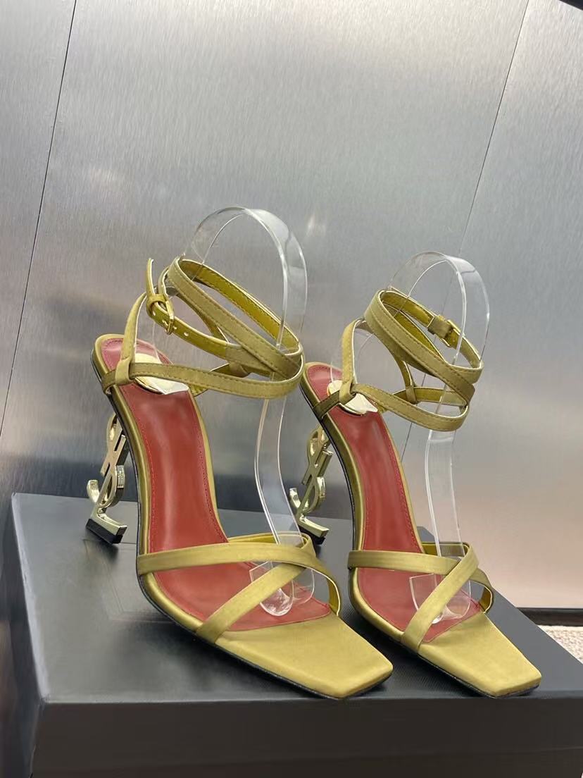 Salto Lilith Jeanne Slingback Pump YSL