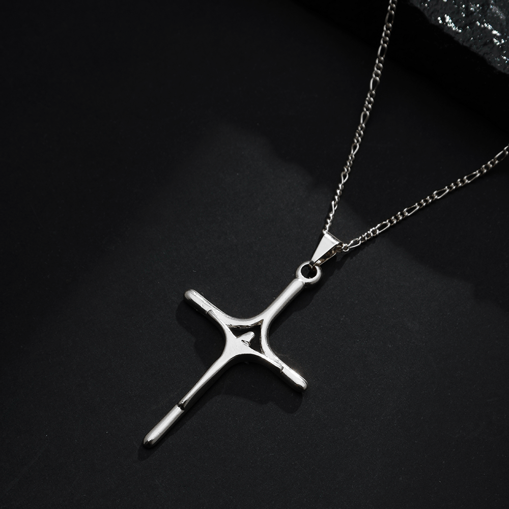Pingente Lilith Allure Prateado Crucifixo Minimalista / Lilith Allure Silver Minimalist Crucifix Pendant