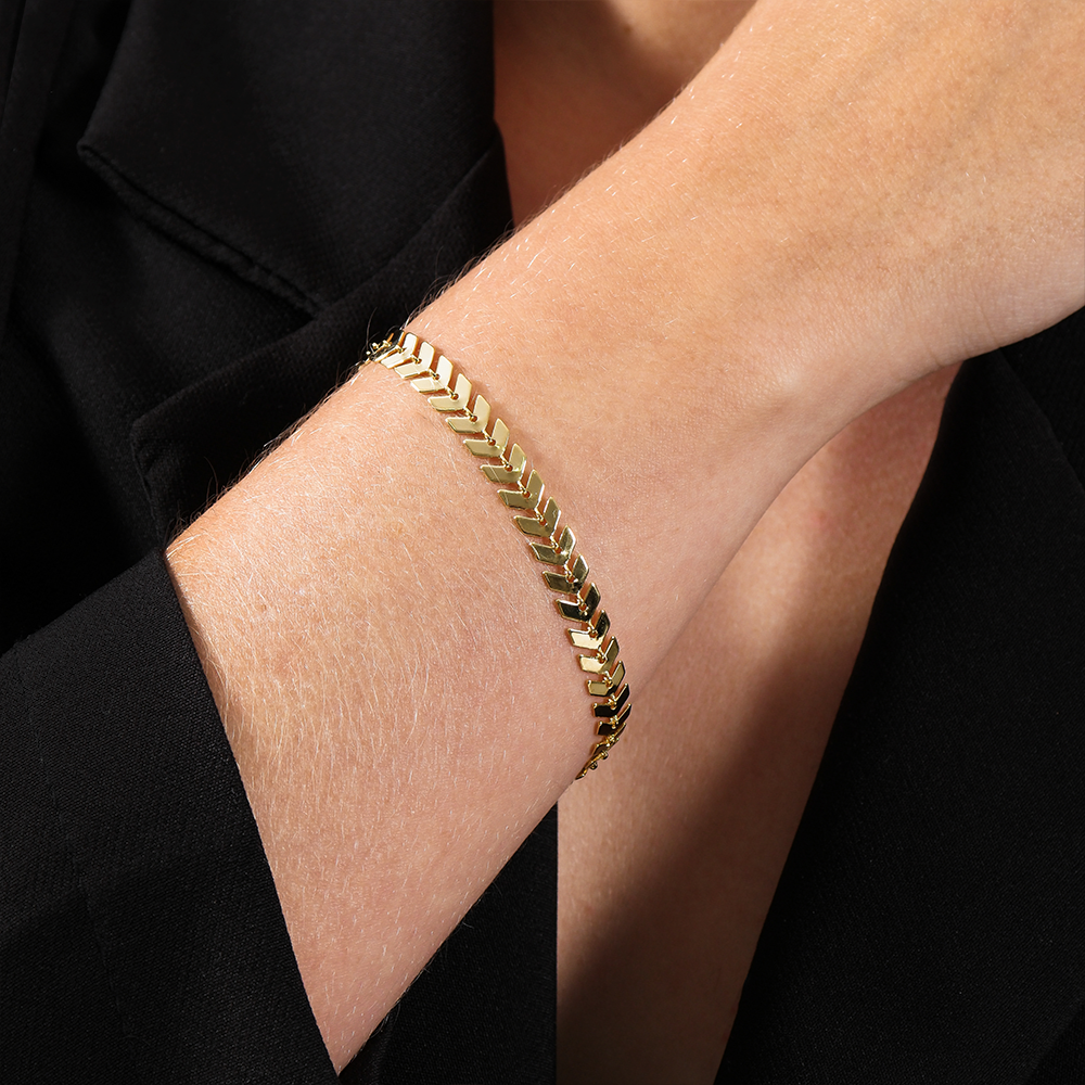 Pulseira Lilith Allure Dourada de Seta / Lilith Allure Gold Bracelet Arrow