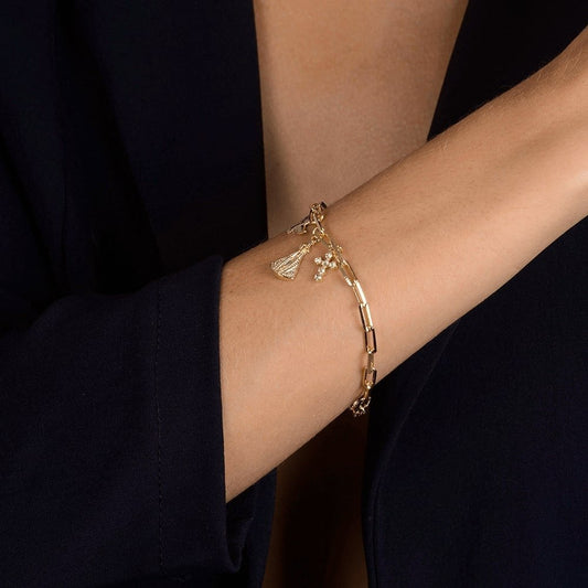 Pulseira Lilith Allure Dourada Religiosa Nossa Senhora, Espírito Santo e Cruz Cravejada de Zircônia / Lilith Allure Gold-Plated Religious Bracelet featuring Our Lady, Holy Spirit, and a Zirconia-Studded Cross