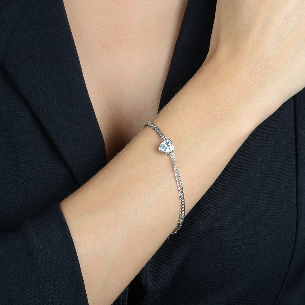 Pulseira Lilith Allure Prateada com Pedra de Coração em Zircônia / Lilith Allure Silver Bracelet with Heart-Shaped Zirconia Stone