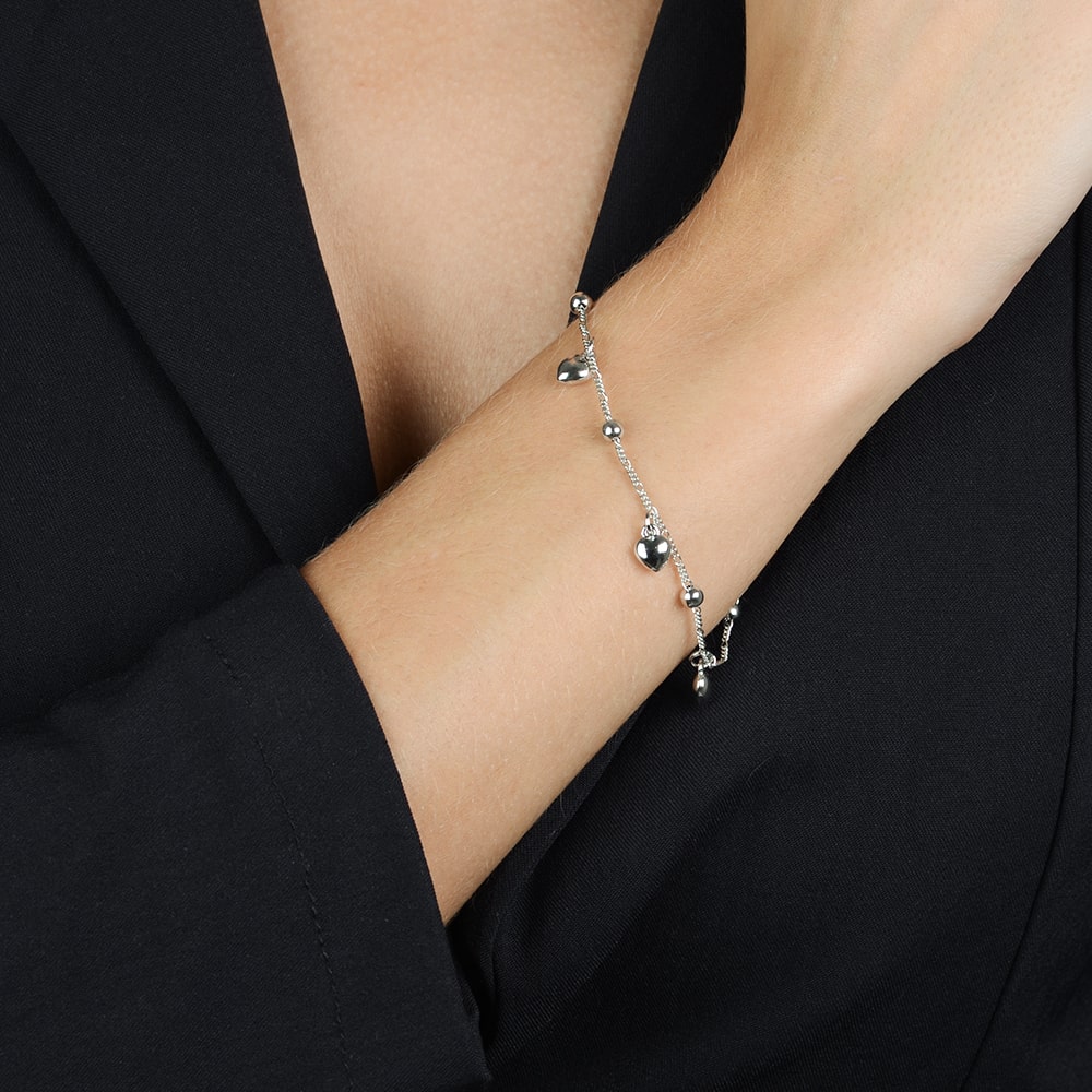 Pulseira Lilith Allure Prateada com Pingentes de Coração e Esferas / Lilith Allure Silver Bracelet with Heart and Sphere Charms