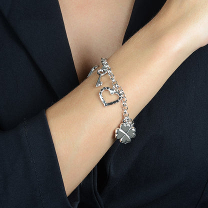 Pulseira Lilith Allure Prateada Elo Português com Coração, Cadeado, Trevo e Chave / Lilith Allure Silver Elo Portugues Bracelet with Heart, Lock, Clover, and Key Charms