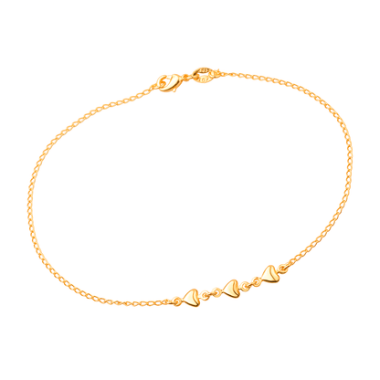 Tornozeleira Lilith Allure Dourada 3 Corações Lisa / Lilith Allure Gold-Plated Anklet featuring Three Polished Heart Charms
