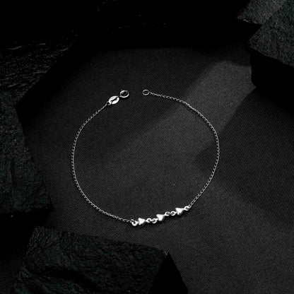 Tornozeleira Lilith Allure Prateada 3 Corações Lisa / Lilith Allure Silver Anklet with 3 Smooth Hearts